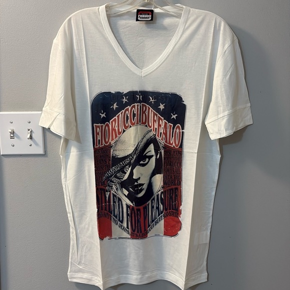Fiorucci Buffalo Graphic V-Neck T-Shirt short sleeve and lightweight size large - Picture 1 of 7